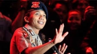 Apa Pekerjaan Norman Kamaru Sekarang? Eks Polisi yang Dulu Viral Joget India Lagu Chaiyya Chaiyya!