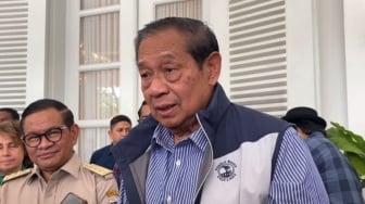 SBY Comeback Usai Sakit, Boyong Pelukis Top Jerman untuk Abadikan Monas dari Puncak Balai Kota