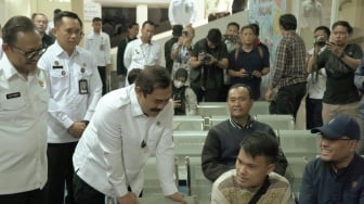 Menteri Agus Andrianto Tinjau Langsung Layanan Kantor Imigrasi Malang