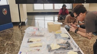 Misteri Kematian Diplomat Arya: Lakban Kuning dan Kartu Akses Kamar 105 Jadi Petunjuk?