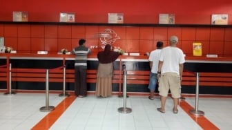 CEK FAKTA: Benarkah Uang Pensiun Kini Hanya Bisa Diambil di Kantor Pos?