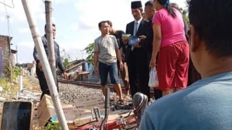 Braakk! Hendak Menyeberang, Warga Sangkrah Tewas Tertabrak KA Batara Kresna
