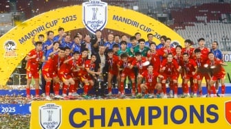 Luapan Kegembiraan Pelatih Vietnam Pecundangi Timnas Indonesia di GBK