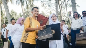 Dorong Ekonomi Kreatif, Indosat Perkuat Digitalisasi UMKM Batik di Solok
