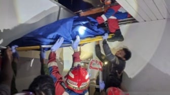 Ngeri! Pria di Pulogadung Tewas Membusuk di Plafon Musala, Apa Penyebab Kematiannya?