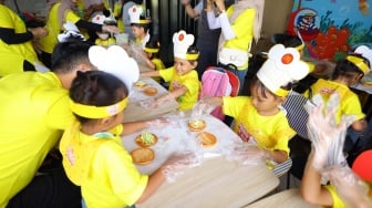Belajar Lewat Burger: Media Unik untuk Tumbuhkan Karakter Anak Sejak Dini