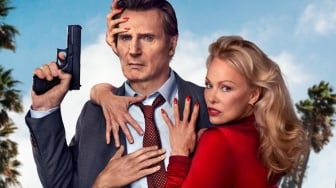 Sinopsis The Naked Gun, Aksi Konyol Liam Neeson dan Pamela Anderson di Layar Lebar
