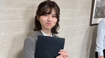 Siapa Saori Araki? Mantan Idol Jepang Viral Usai Cosplay Jadi Pegawai Kantoran