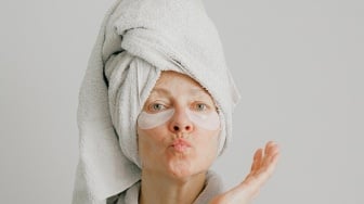 5 Rekomendasi Krim Malam Anti Aging untuk Usia 40 Tahun ke Atas agar Wajah Glowing