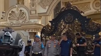 Suasana Terkini! Rumah 'Berlapis Emas' Crazy Rich Sumsel Digerebek BNN, Simpan 50 Kilogram Sabu