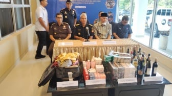 Sumbar "Pasar" Rokok Ilegal: 15 Juta Batang Rokok Tanpa Cukai Dimusnahkan, Negara Rugi Rp 14,6 M