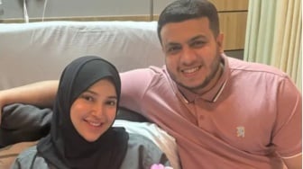 Istri Yislam Jaidi Melahirkan Bayi Perempuan, Pak Muh Terharu Sambut Cucu Pertama