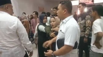 Sidang Mutilasi di PN Serang Ricuh, Keluarga Kejar dan Lempari Terdakwa Usai Dituntut Hukuman Mati