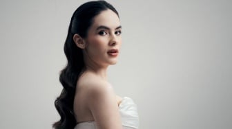 Serasi dengan Nino Fernandez, 5 Potret Cantik Steffi Zamora Pakai Gaun Pengantin