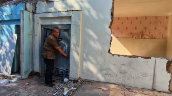 Pilu di Tegal Lempuyangan: Tenggat Waktu Usai, Warga Serahkan Kunci Rumah ke KAI