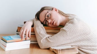 Book Hangover: Ketika Terjebak Satu Buku yang Tak Bisa Dilupakan