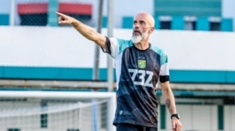 BRI Super League: Pelatih Persebaya Surabaya Analisa Kekuatan Lawan Pertama