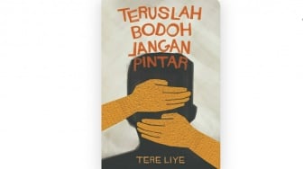 Ulasan Novel Teruslah Bodoh Jangan Pintar: Ketika Keadilan Bisa Dibeli