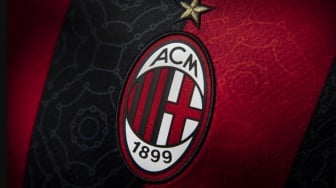 Bukan Jay Idzes, Pemain Keturunan Indonesia Resmi Gabung ke AC Milan Dikontrak 1 Tahun