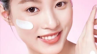 4 Tone Up Cream Niacinamide Bikin Wajah Glowing, Harga Murah Rp40 Ribuan!