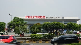 Polytron Resmikan Dua Showroom Mobil Listrik Sekaligus di Jakarta dan Surabaya