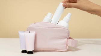 6 Rekomendasi Sunscreen Travel Size di Indomaret, Bisa Mencerahkan Kulit