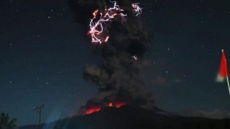 Gunung Lewotobi Laki-Laki Erupsi Dahsyat, PVMBG Imbau Warga Waspadai Banjir Lahar