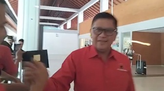Baru Semalam Bebas, Hasto Terpantau Tiba di Bali, Bakal Jadi Sekjen PDIP Lagi?