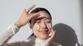 10 Sunscreen Niacinamide Terbaik untuk Mencerahkan Kulit, Bye-Bye Kulit Kusam!