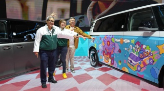 Maxdecal Sulap VW ID. BUZZ Jadi Kanvas Seni Kemerdekaan di GIIAS 2025