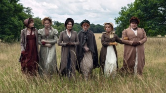 Produksi Dimulai, Netflix Bagikan First Look Serial Pride and Prejudice