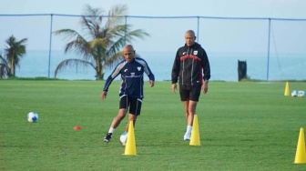 Simon Tahamata Tunjukkan Sentuhan Magisnya di TC Timnas Indonesia U-17