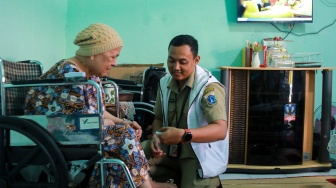 Jemput Bola Layanan Kesehatan untuk Lansia di Cilandak
