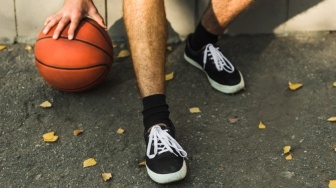 5 Rekomendasi Sepatu Basket yang Nyaman di Bawah Rp500 Ribu: Lompat Lebih Tinggi, Lari Lebih Cepat!