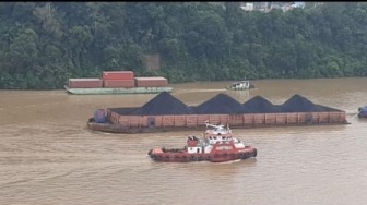 Debu Batu Bara Cemari Laut Kaltim, DLH: STS dan Pembersihan Tongkang Harus Diawasi