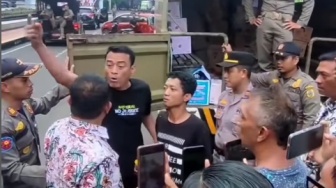 Nyaris Adu Jotos! Video Bupati Pati Tantang Demonstran Usai Naikkan PBB 250 Persen, Warga Geram!