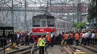 KRL Anjlok di Stasiun Kota Selesai Dievakuasi, Perjalanan Bogor-Jakarta Masih Lumpuh Sebagian