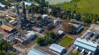 Foto udara Stasiun Pengumpul (SP) milik PT Pertamina EP Regional 2 Zona 7 Field Subang pascaledakan di Cidahu, Pegaden Barat, Subang, Jawa Barat, Selasa (5/8/2025). [ANTARA FOTO/Dedhez Anggara/bar]