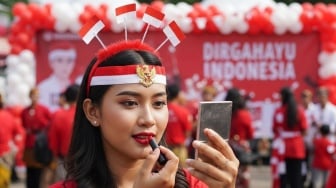 5 Lipstik Awet Tahan Lama: Gak Perlu Repot Touch Up saat 17-an, Harga Mulai Rp30 Ribuan