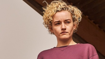 Profil Julia Garner, Dari Silver Surfer Fantastic Four ke Guru Misterius di Weapons