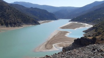 Sungai Eufrat Ada Di Mana? Diburu Warga Saat Surut Disebut Pertanda Gunung Emas
