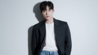 4 Inspirasi OOTD Kasual ala Lee Jong Hyuk, Low Effort tapi Fashionable!