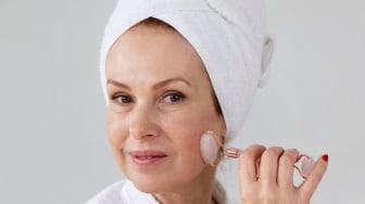 Urutan Skincare Malam untuk Usia 40 Tahun ke Atas, Investasi Terbaik agar Kulit Sehat & Awet Muda