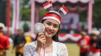 5 Kipas Angin Portable Mini Tahan Lama: Cocok Dipakai saat 17-an, Biar Gak Kepanasan