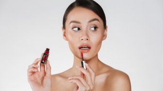 4 Lip Tint Lokal untuk Sempurnakan Glass Skin Makeup Kamu, Fresh Abis!
