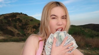 Muncul Lagi Usai Dikabarkan Meninggal, Lil Tay Jadi Model OnlyFans dan Raup Rp 16,3 Miliar