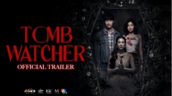 Review Film Tomb Watcher: Hantu Lunthom dan Peti Kaca yang Bikin Merinding