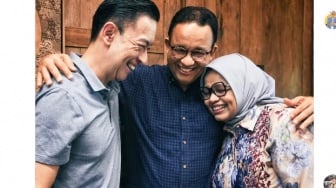 Berlipat Kebahagiaan, Anies Bagikan Momen Merangkul Tom Lembong dan Istrinya Fery Farhati