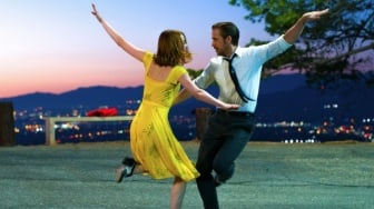 7 Rekomendasi Film Romantis Modern yang Bikin Baper, Ada La La Land!