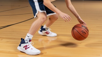 Tampil Keren di Lapangan, Ini 5 Rekomendasi Sepatu Basket New Balance Pria di Bawah Rp 1 Juta